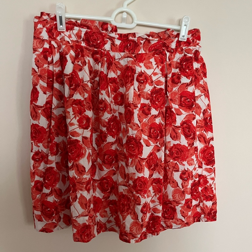 Love 21 by Forever 21 floral skirt with pockets